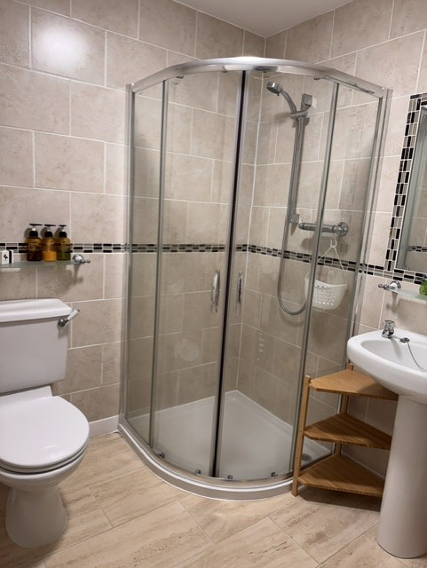 shower room room 4