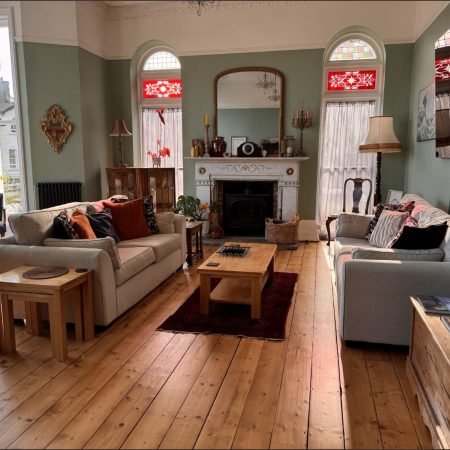 guest lounge